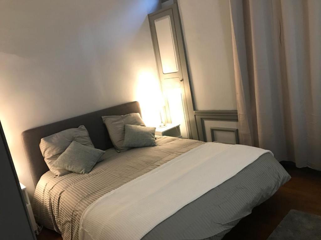 Eglantine Appartement Centre Historique De ดีน็อง ภายนอก รูปภาพ