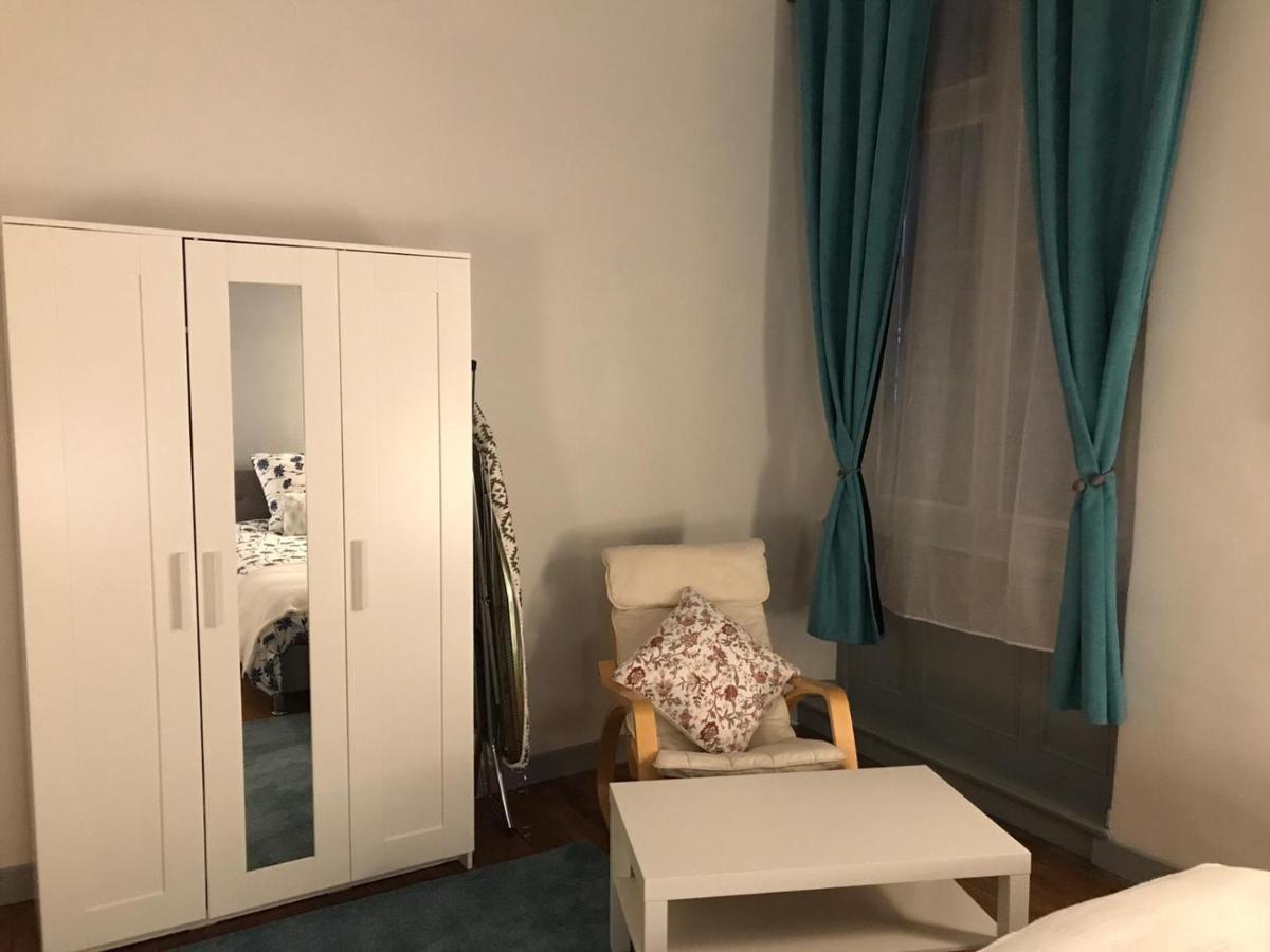 Eglantine Appartement Centre Historique De ดีน็อง ภายนอก รูปภาพ