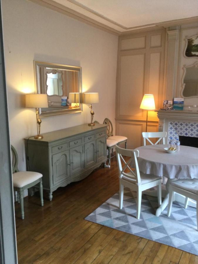 Eglantine Appartement Centre Historique De ดีน็อง ภายนอก รูปภาพ