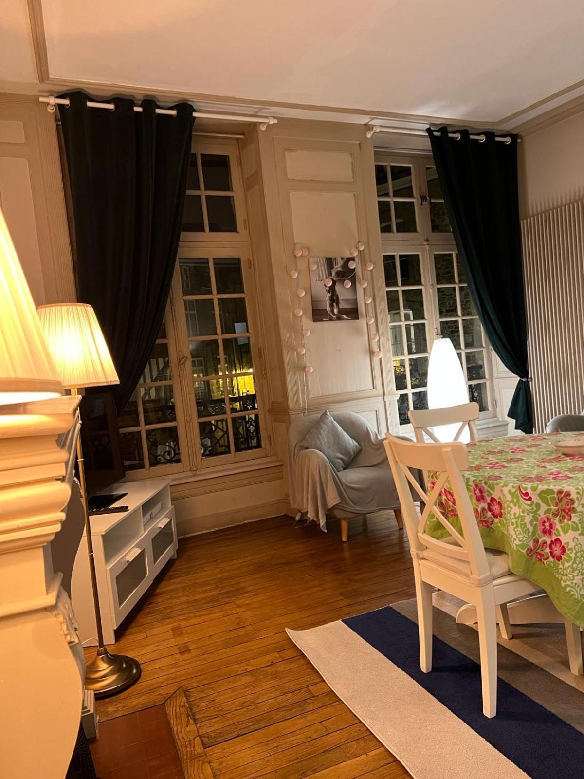 Eglantine Appartement Centre Historique De ดีน็อง ภายนอก รูปภาพ