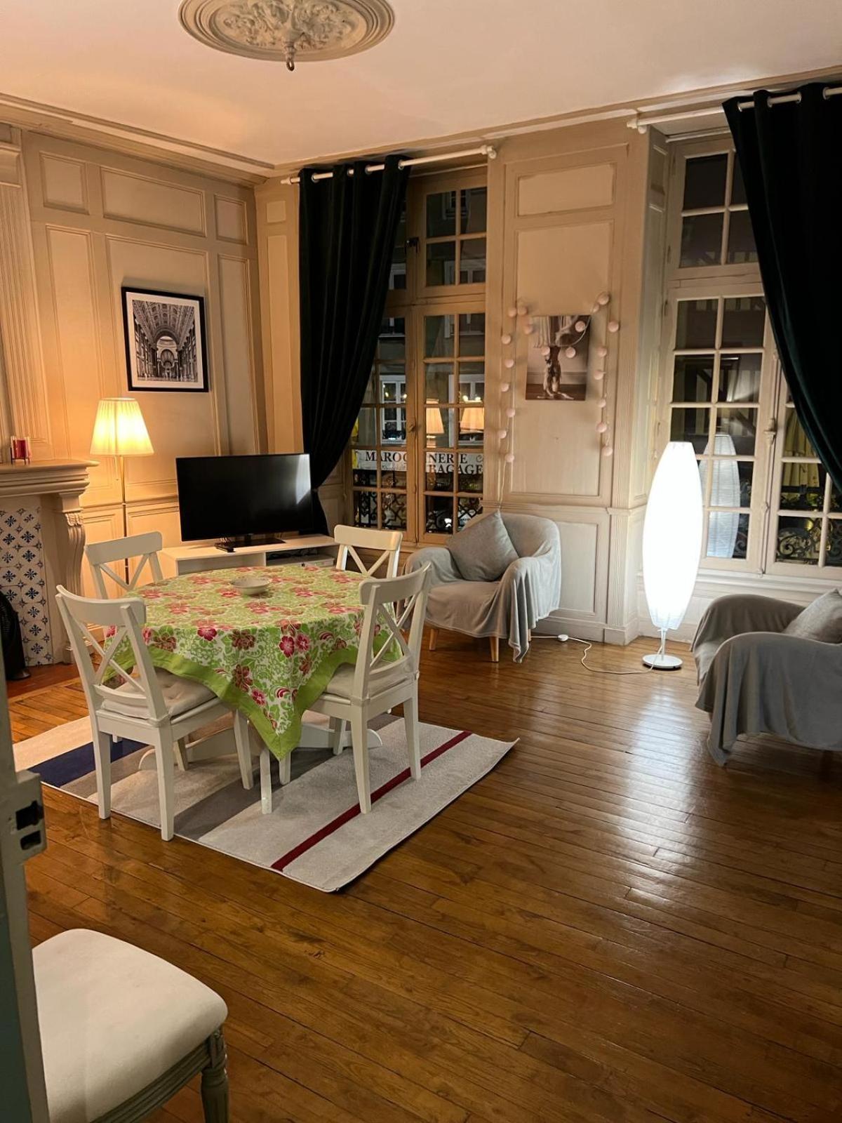 Eglantine Appartement Centre Historique De ดีน็อง ภายนอก รูปภาพ