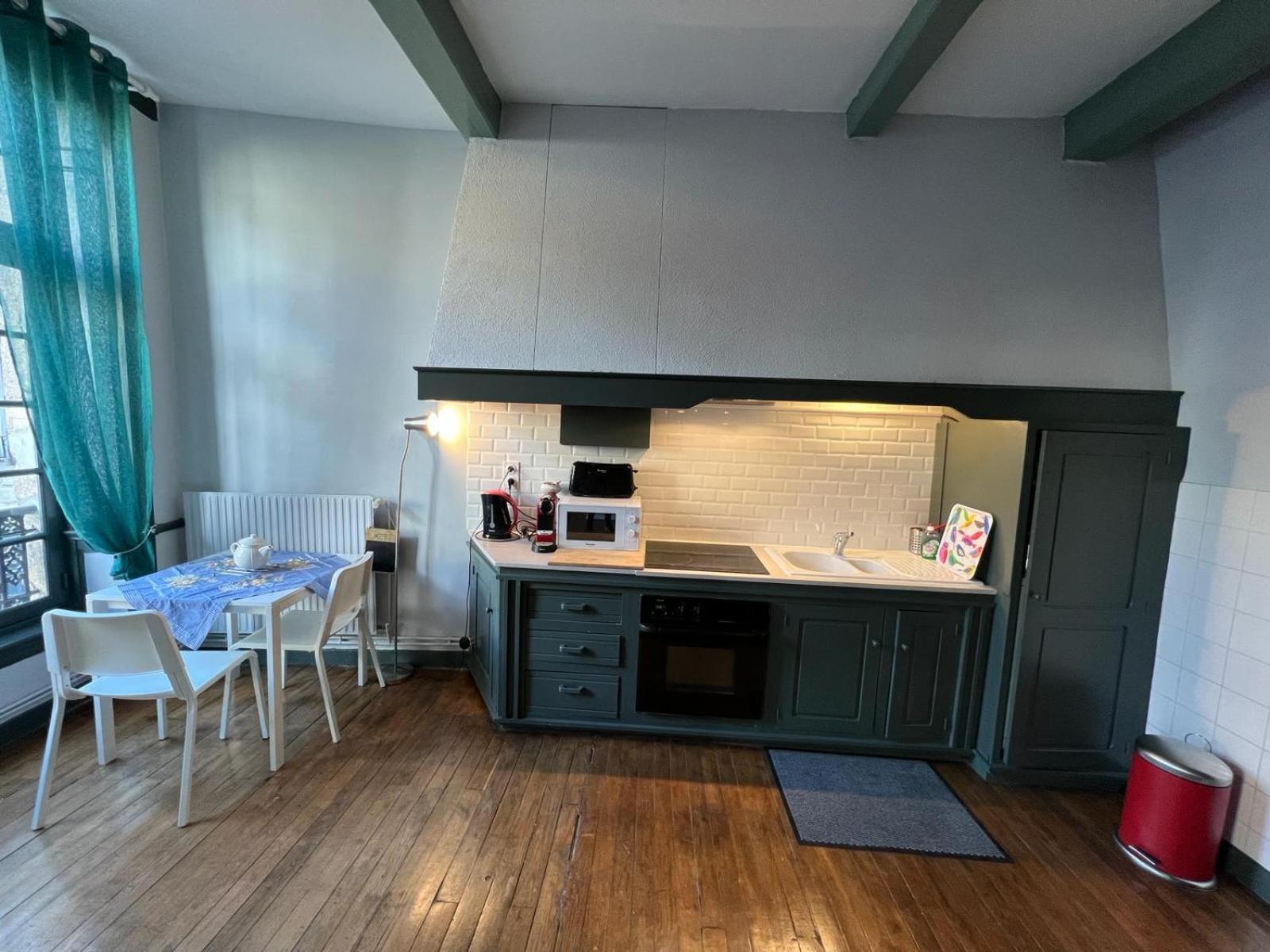 Eglantine Appartement Centre Historique De ดีน็อง ภายนอก รูปภาพ